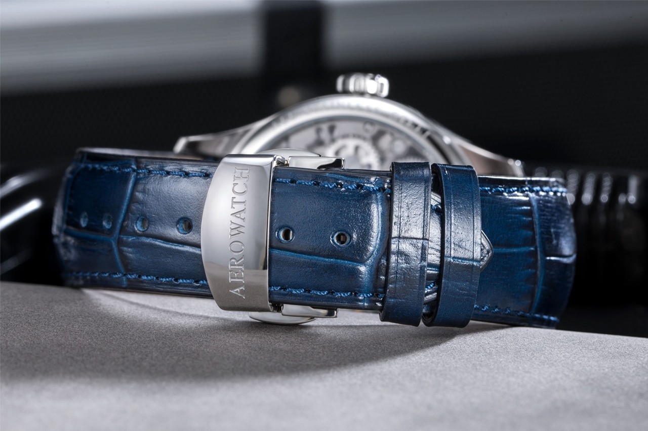 Aerowatch Renaissance Cobweb Skeleton Bleu