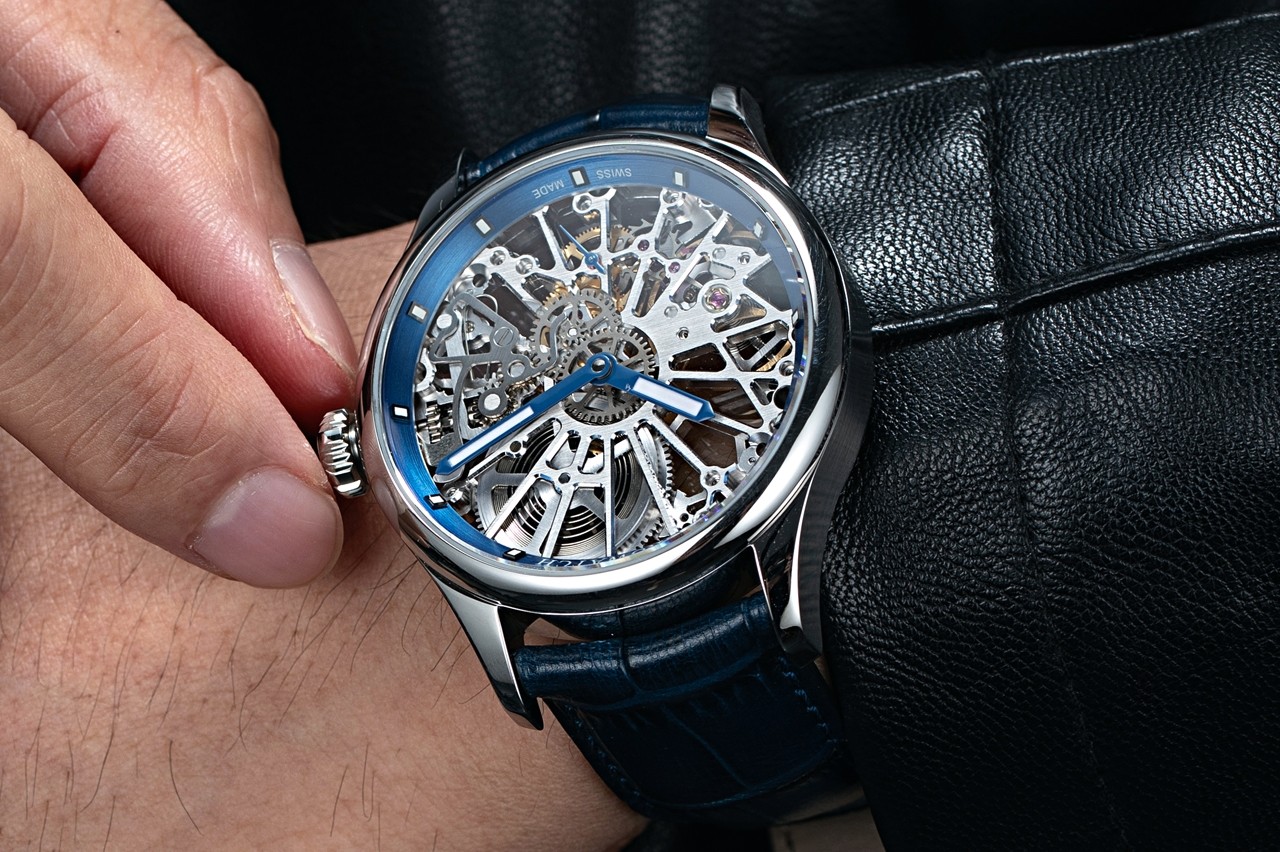 Aerowatch Renaissance Cobweb Skeleton Bleu