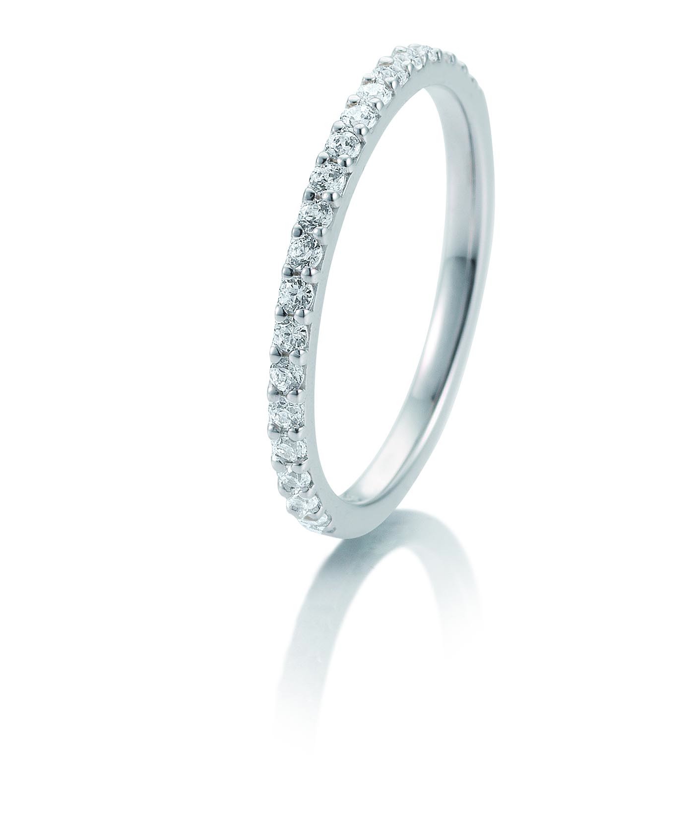 Memoirering, Weißgold 750/ 18 Kt. mit Diamanten, Krappenfassung, insgesamt 0,36 ct. H SI