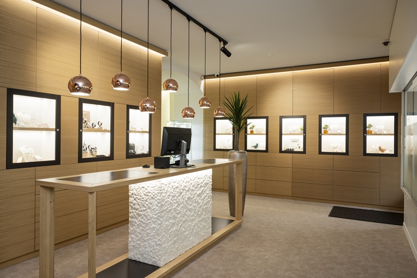 menu boutique Intérieur moderne de bijouterie luxueuse.