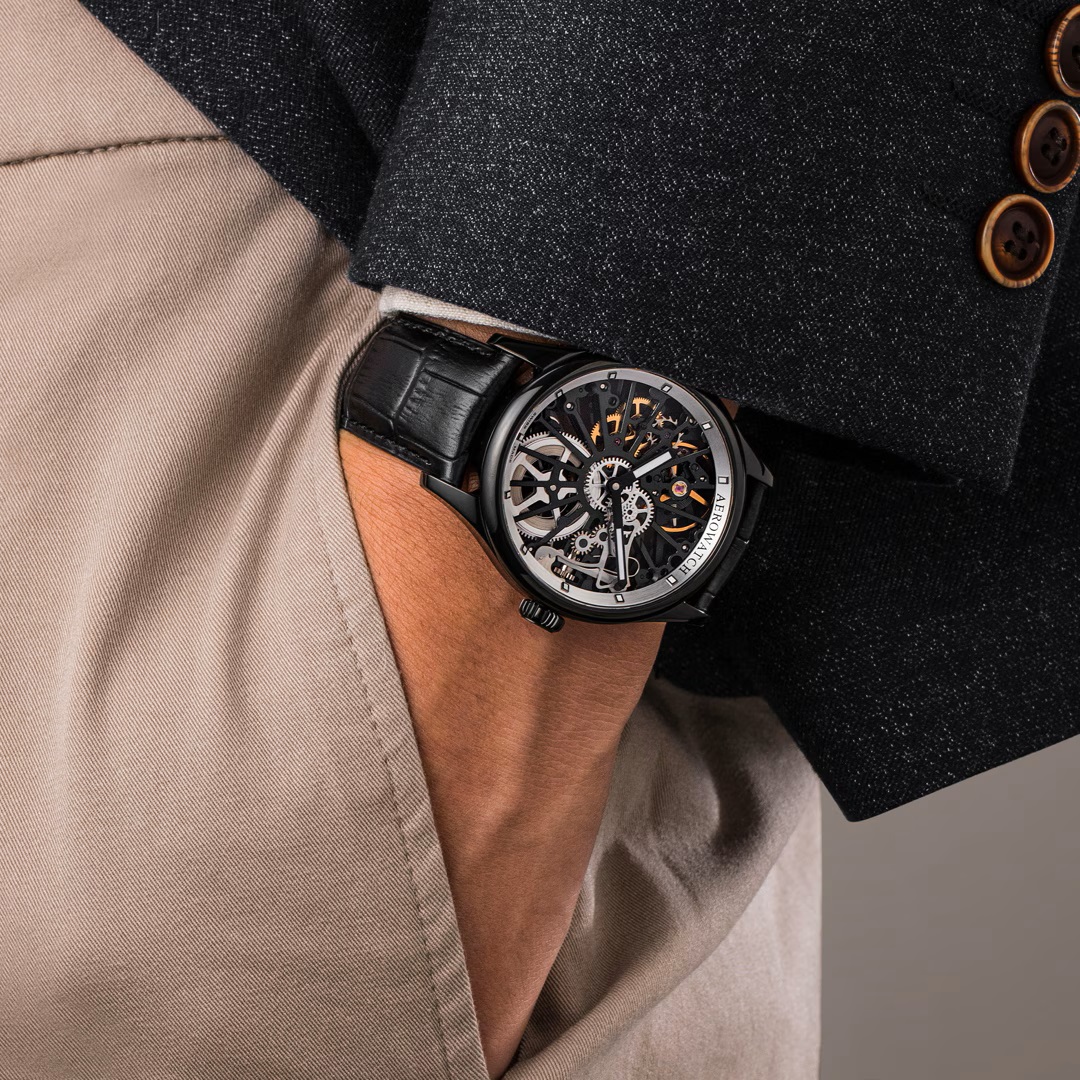 Montre Aerowatch Renaissance Squelette Wheel noir 43mm portée.